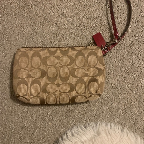 COACH Park Signature Wristlet purse / wallet - Picture 5 of 7